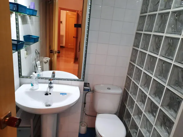 Amplio piso en el centro de la ciudad con 3 dormitorios y plaza de garaje — 12