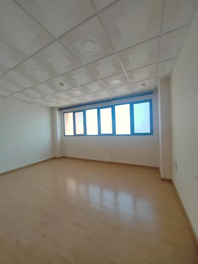 Amplio Local Comercial Reformado en Gran Eje de Jaén - Ideal para Tu Negocio — 19
