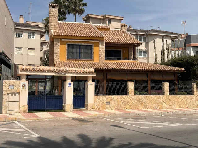 Exclusivo Chalet en Primera Línea de Mar en Santa Pola — 31