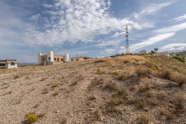 Terreno urbano de 750 m2 en Altos de La Zubia. Parcela 17, manzana M — 28