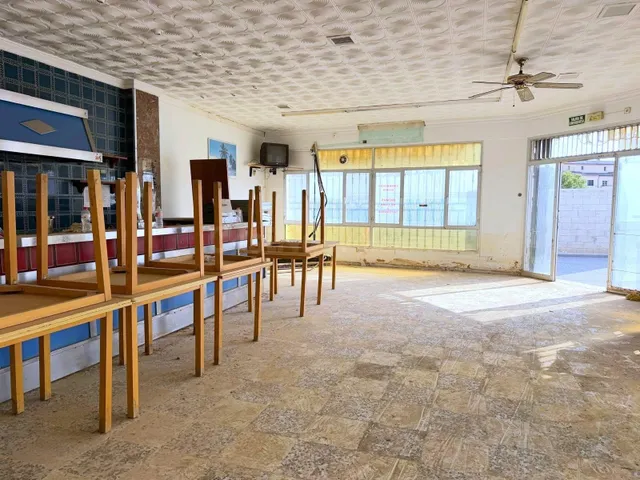 LOCAL COMERCIAL DE 117 m2 CON MÚLTIPLES POSIBILIDADES EN VEN