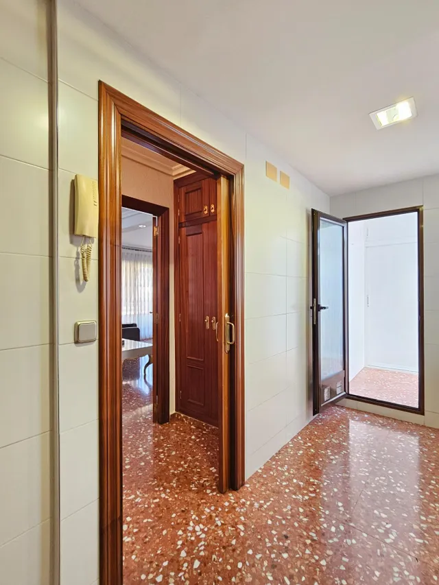 Piso de 3 dormitorios con terraza y garaje en San Vicente del Raspeig — 50