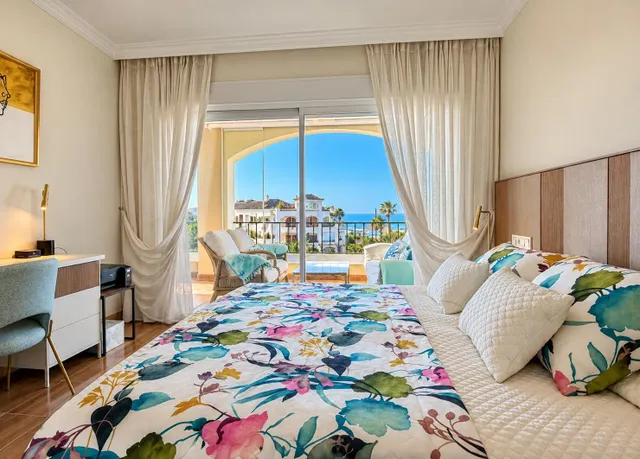 Exclusivo ático de lujo en Elviria con espectaculares vistas al mar — 23