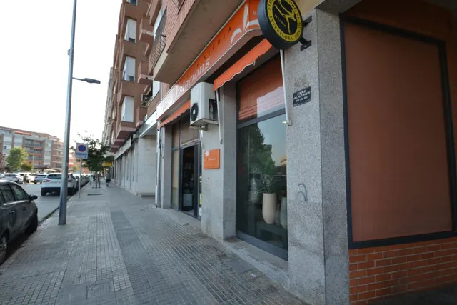 Local comercial 64m² en venta - Centre — 13