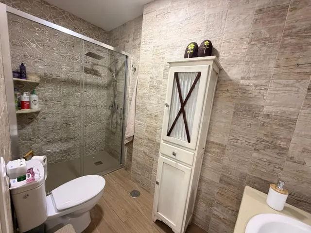 Acogedora Casa en Avenida de Pruna con Espacios Amplios y Confortables!! — 16