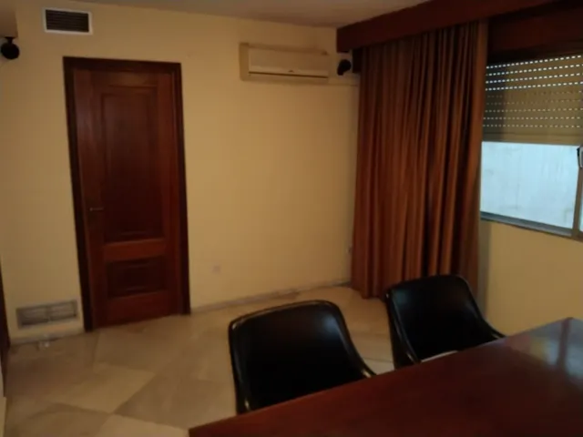 OFICINA EQUIPADA EN PLENO CENTRO — 4