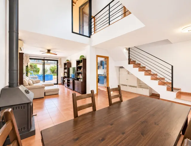 DÚPLEX CON ENCANTO Y GRAN POTENCIAL EN BINISSALEM - foto 4
