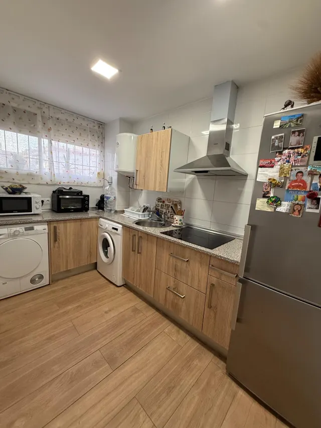 Piso de 2 dormitorios en eugenio gross – Málaga  230.000 € — 20