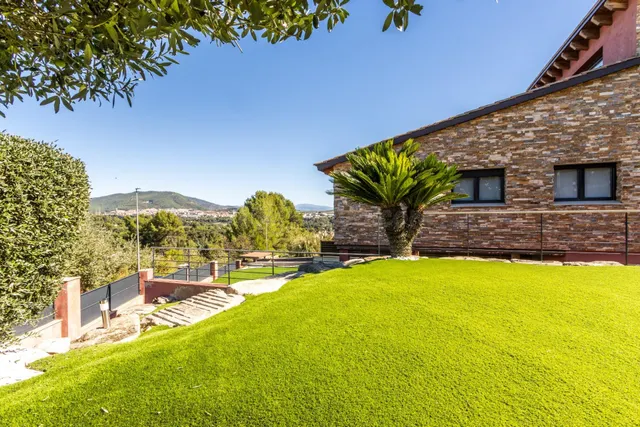 Casa amb piscina, espai i qualitat a can font – ca n’avellaneda — 4