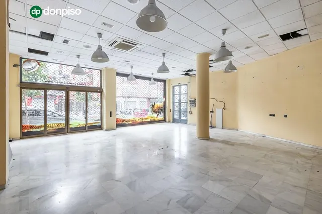 LOCAL COMERCIAL EN ARABIAL JUNTO HIPERCOR — 8