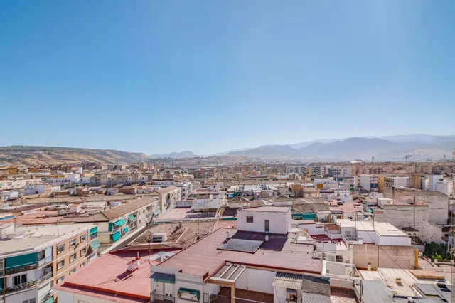 ¡PISO REFORMADO EN ALQUILER CON VISTAS ESPECTACULARES EN GRANADA! — 11