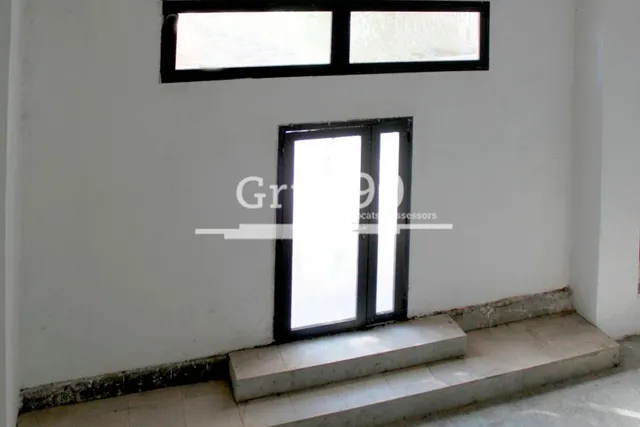LOCAL COMERCIAL EN ALFRED PERENYA — 7