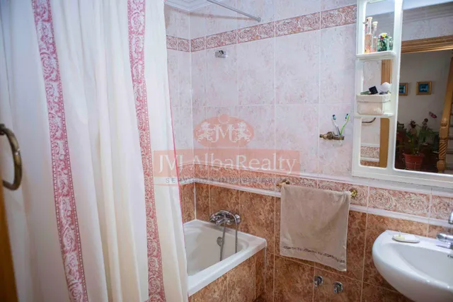 EN VENTA CASA O CHALET INDEPENDIENTE EN ZONA SAN PABLO. — 30