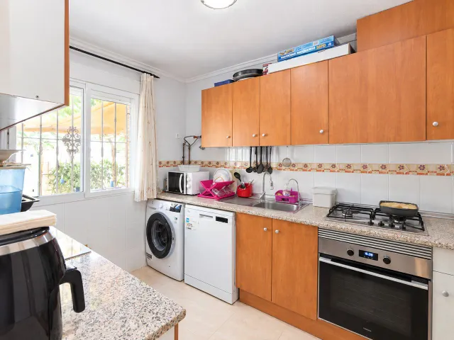 ADOSADO DE 4 DORMITORIOS Y 2 BAÑOS EN CIUDAD QUESADA (ALICANTE) — 7