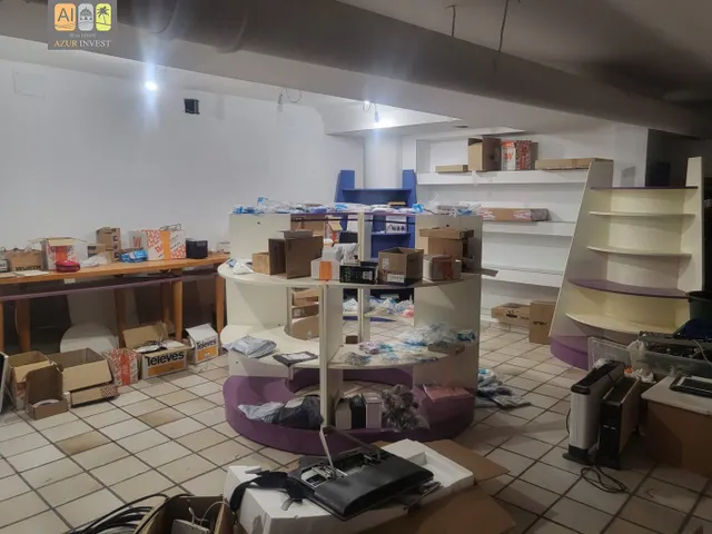 LOCAL COMERCIAL EN PLENO CENTRO DE ALTEA — 24