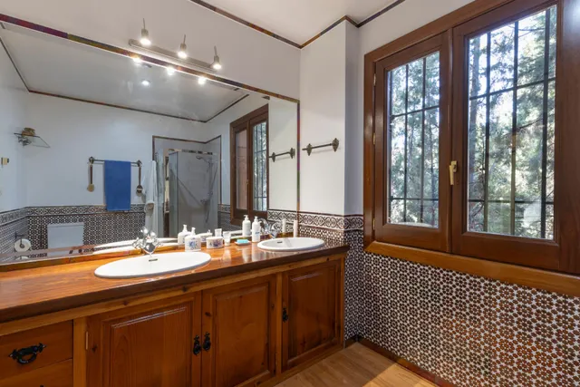 Impresionante chalet en Los Rebites!!! Con 1667 M2 de parcela. — 34