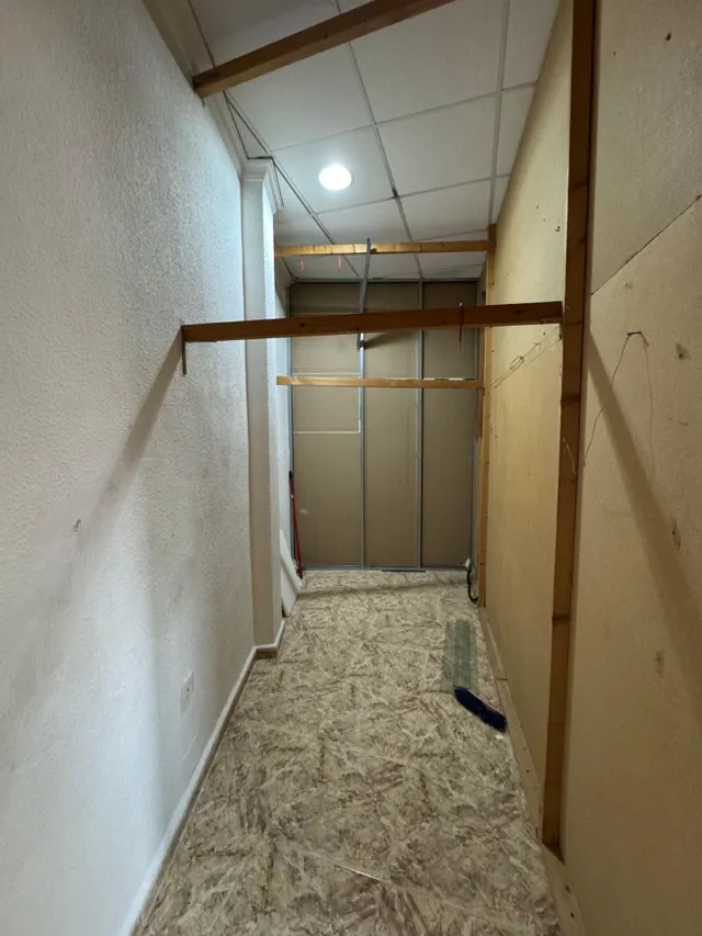 Local de 180 m2 en Barrio Peral. — 18