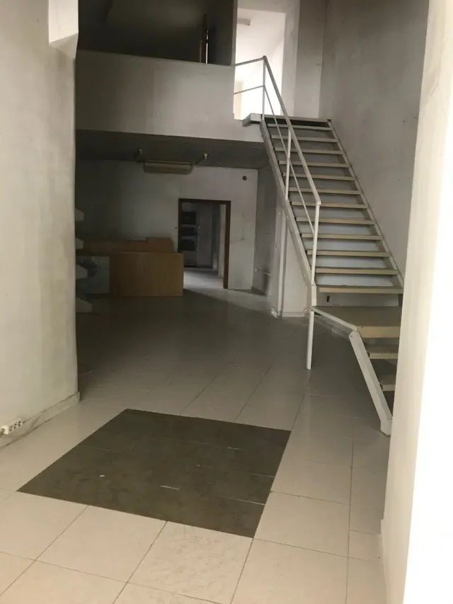 Alquiler local Av. Castillo — 9