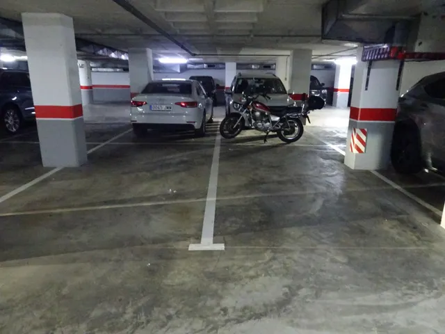 PLAZA DE GARAJE EN LUIS CALANDRE — 4