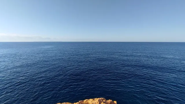 Solar en primera línea de mar con vistas espectaculares — 10