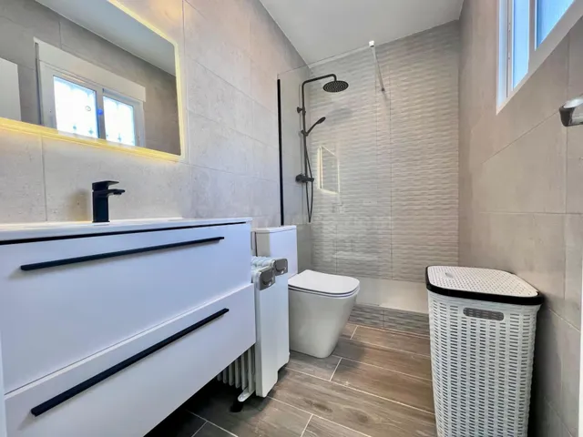 Villa de 5 dormitorios y 4 baños en San Miguel de Salinas (Alicante) — 35