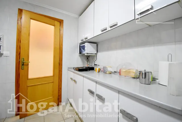 MUY AMPLIO CON 5 DORMITORIOS Y TERRAZA EN CENTRO — 30