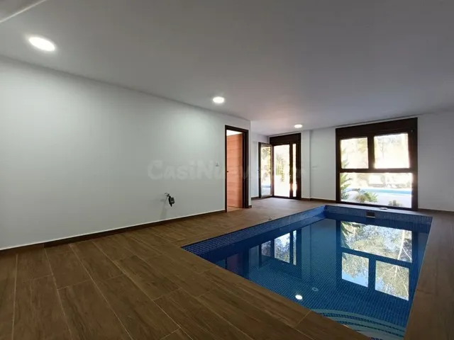 Villa 5 habitaciones 256m² en venta - Zona Pueblo — 15