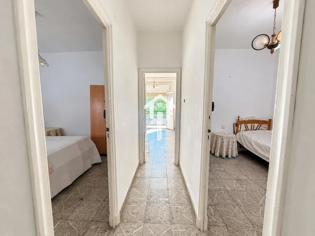Piso en venta en Alicante, zona de la florida. 77m2, 3 habitaciones, 1 baño, balcón, galería. 2da planta con ascensor. — 18
