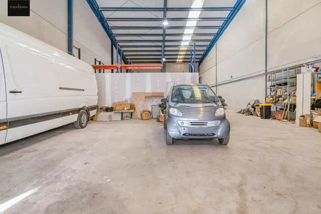 NAVE INDUSTRIAL — 10