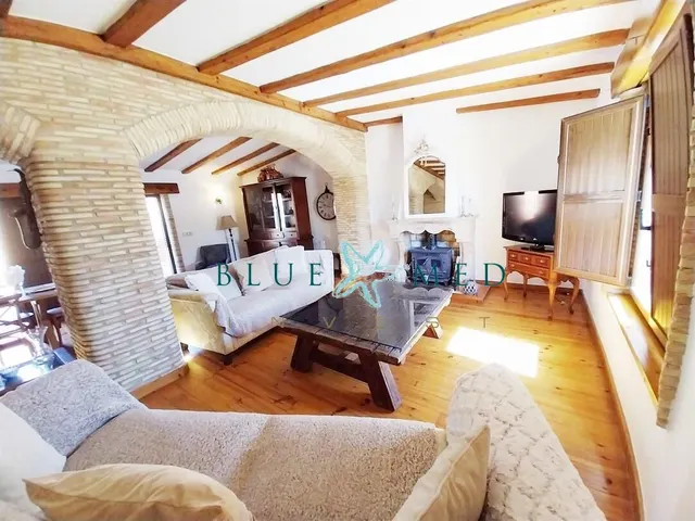 Sorprendente casa de campo con 4 dormitorios y 3 baños. — 9