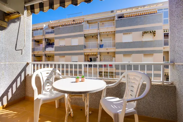 Apartamento de 1 dormitorio con orientación este en el centro de Torrevieja!!! — 12