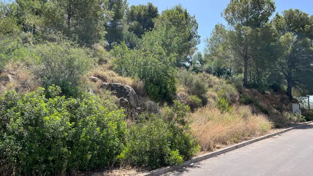 CONSTRUYE TU PROPIO HOGAR EN UN LUGAR PRIVILEGIADO URB. LA COMA DE BORRIOL — 17