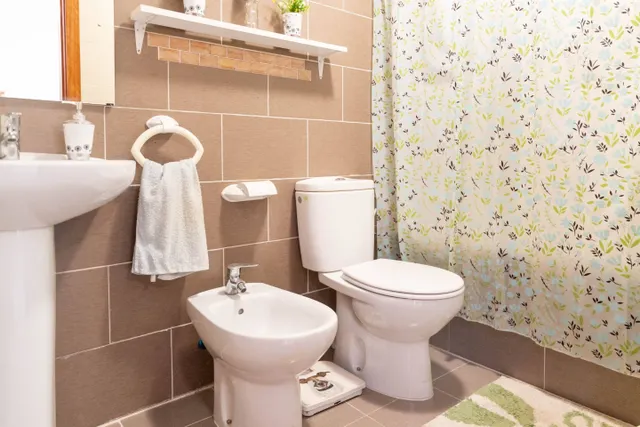 Chalet adosado con piscina — 26