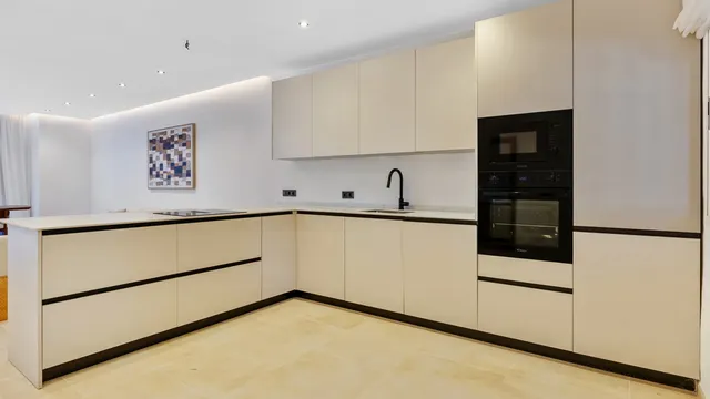 Apartamento 3 habitaciones 117m² en venta - Marbella — 28