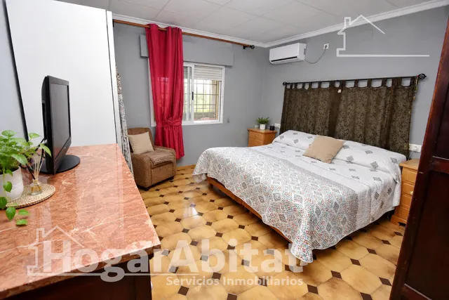 ¡chalet con piscina, zona de aparcamiento, placas solares y gran parcela! — 24