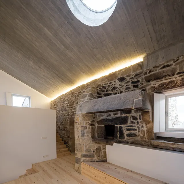 CONJUNTO ARQUITECTÓNICO REFORMADO EN PLENA RIA DE MUROS CON VARIOS PREMIOS DE ARQUITECTURA — 44