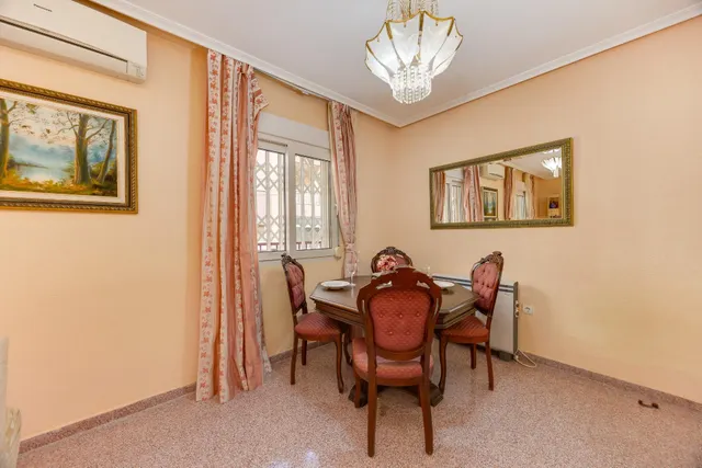 Amplio apartamento de 4 dormitorios en el corazón de Torrevieja — 14