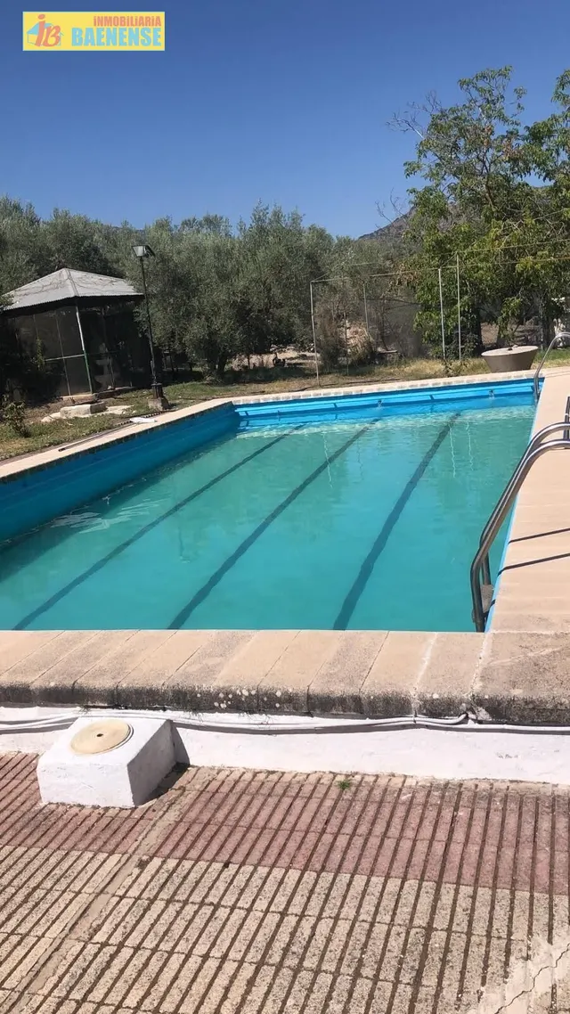 Chalet en venta — 32