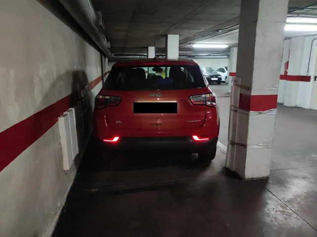Plaza de garaje coche mediano en zona Delicias — 12