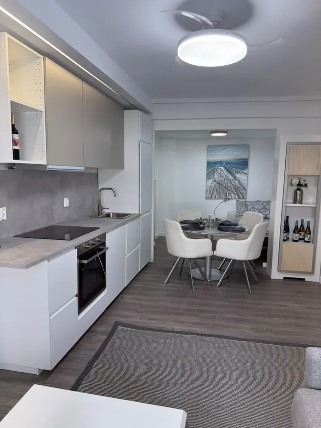 Apartamento reformado con terraza, Alicante, Torrevieja. 2 habitaciones, 50 m2, a 450 metros del mar — 16
