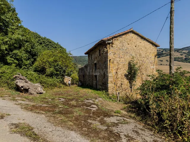 588 m2 para crear un proyecto turístico único en Campoo - foto 3