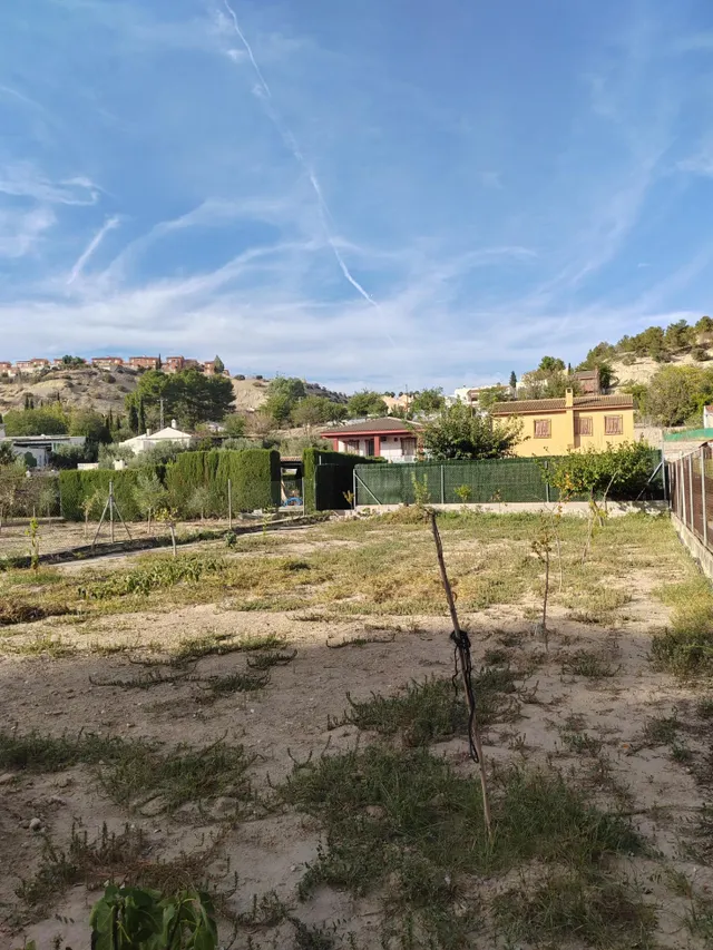 SE VENDE CHALET EN ZONA ANTIGUA CARRETERA DE GRANADA — 17
