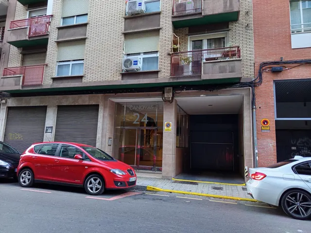 Garaje en C/ Cánovas. Zaragoza — 2