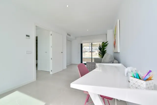 FABULOSO ÁTICO EN RESIDENCIAL DE LUJO CON VISTAS AL MAR EN FINESTRAT. — 37