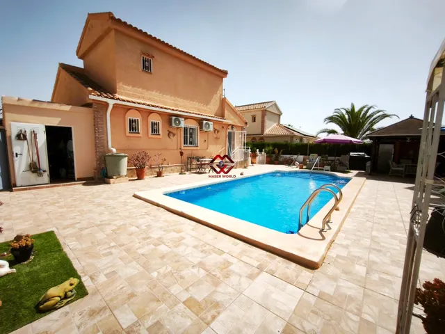 ESPECTACULAR CHALET CON PISCINA Y AMPLIOS EXTERIORES EN CAMPOSOL — 2