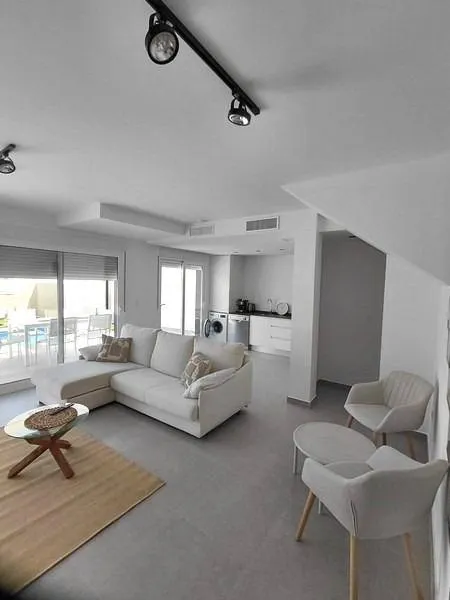 ALTO STANDING - Se vende preciosa y amplia VILLA CON PISCINA PRIVADA — 10