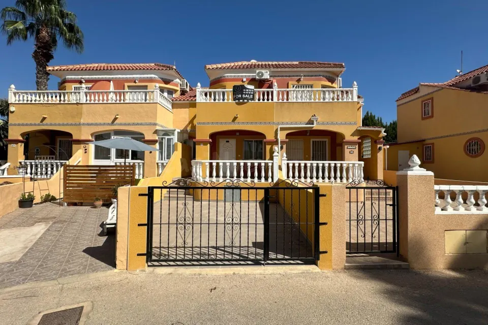 GRAN ADOSADO EN ORIHUELA: 2 HAB, 2 BAÑOS