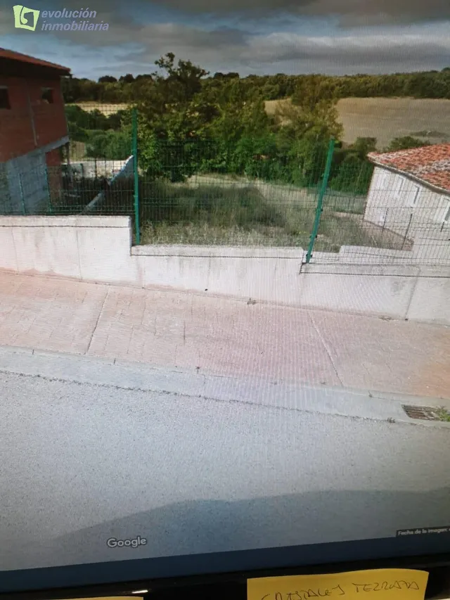 Terreno con proyecto para chalet - Urbanización Valmoral de  - foto 2