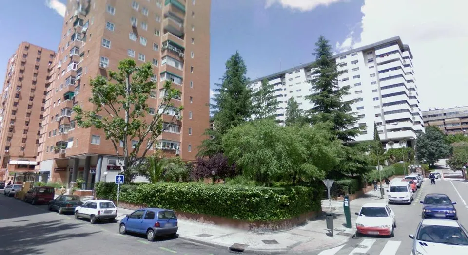 PLAZA DE GARAJE SUBTERRÁNEA DE UNOS 10 M2 DE SUPERFICIE