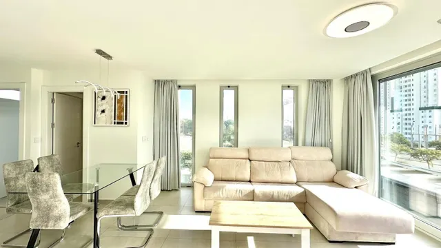 APARTAMENTO EN ZONA PRIVILEGIADA DE BENIDORM, 2 HAB Y 2 BAÑO